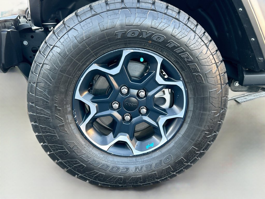 Used 2022 Jeep Wrangler Unlimited Rubicon 4xe AWD/4WD image 30