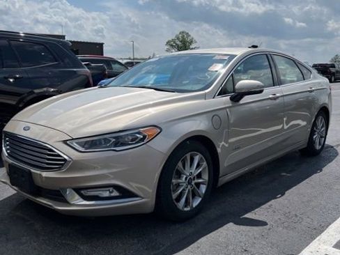 Used 2017 Ford Fusion Energi SE FWD image 1