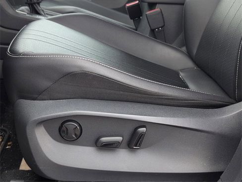 Used 2022 Volkswagen Tiguan SE image 12