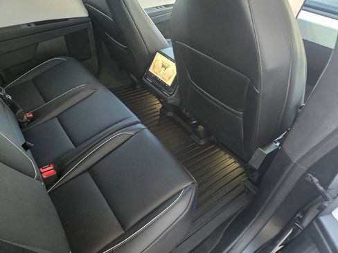 Used 2024 Tesla Cybertruck Cyberbeast AWD/4WD image 25