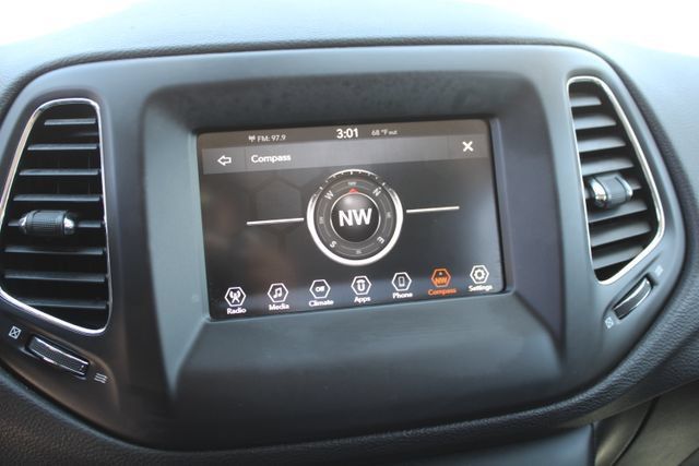 Used 2019 Jeep Compass Latitude w/ Popular Equipment Group FWD image 28
