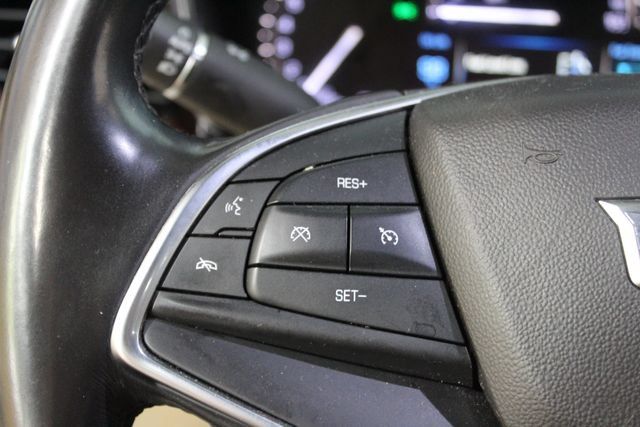 Used 2018 Cadillac XT5 Luxury w/ Driver Awareness Package AWD/4WD image 16