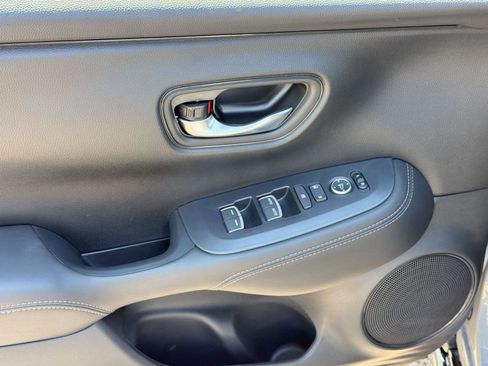 New 2026 Honda HR-V EX-L image 13