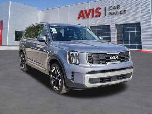 Used 2025 Kia Telluride S image 3