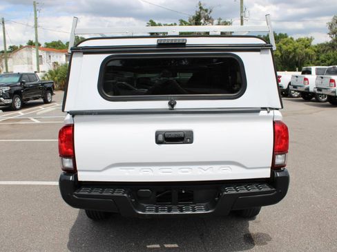 Used 2022 Toyota Tacoma SR RWD image 5