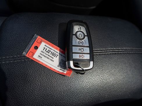 Used 2022 Ford Mustang Premium RWD image 31