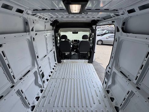 Used 2026 RAM ProMaster 2500 w/ Convenience Group FWD image 12