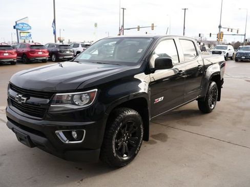 Used 2019 Chevrolet Colorado Z71 w/ Z71 Midnight Edition image 30