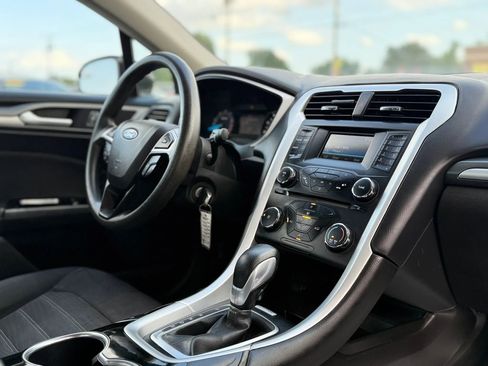 Used 2016 Ford Fusion SE FWD image 38
