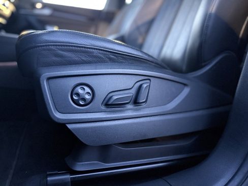 Used 2019 Audi Q5 2.0T Premium Plus w/ Premium Plus Package image 17