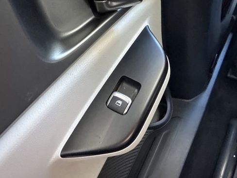 Certified 2023 Kia Carnival LX image 27