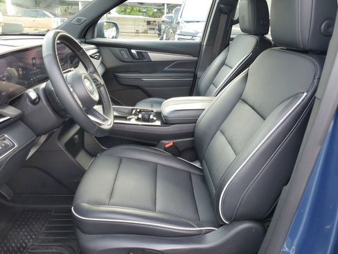 Used 2025 Buick Enclave Preferred w/ Power Package FWD image 20