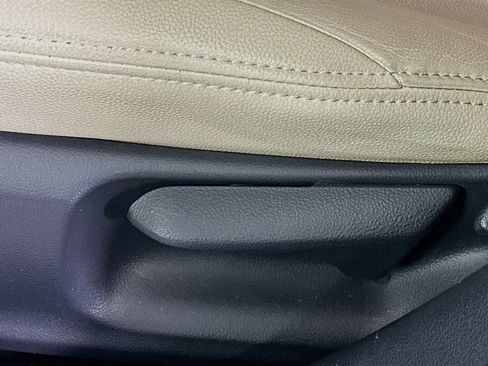 Used 2021 Toyota Prius XLE image 13