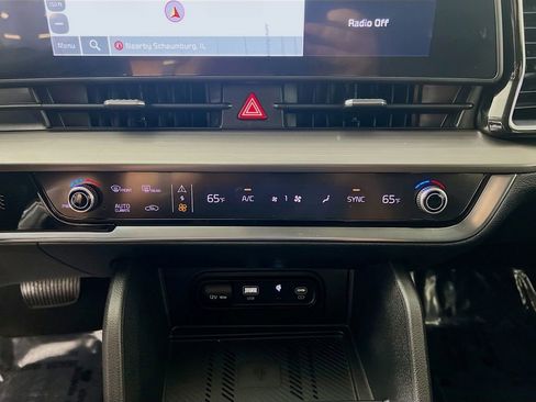 Used 2023 Kia Sportage EX image 16