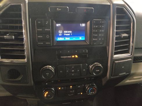 Used 2016 Ford F150 XLT image 25