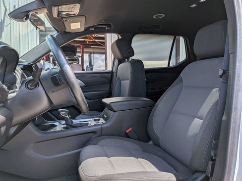 Used 2023 Chevrolet Traverse LT FWD image 30