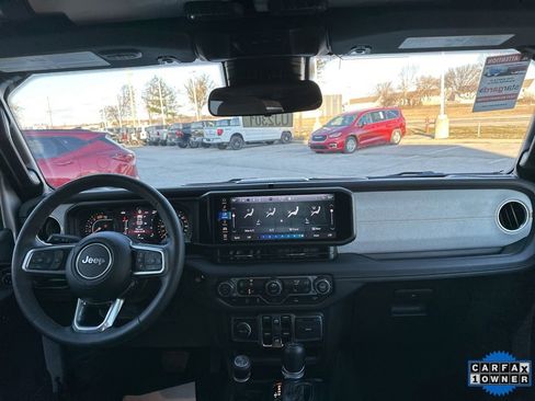 Used 2024 Jeep Wrangler Sahara image 2