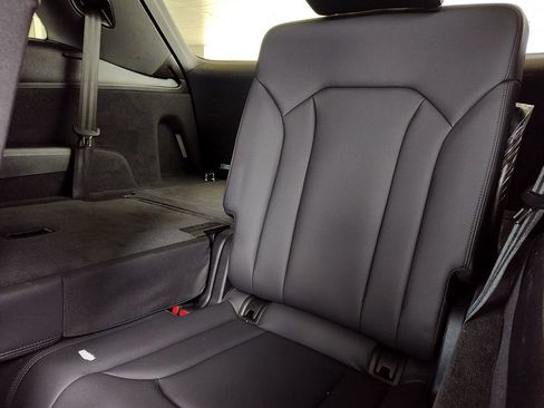 Used 2025 Audi Q7 3.0T Premium Plus AWD/4WD image 37