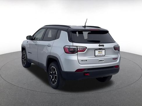 Used 2025 Jeep Compass Trailhawk AWD/4WD image 11