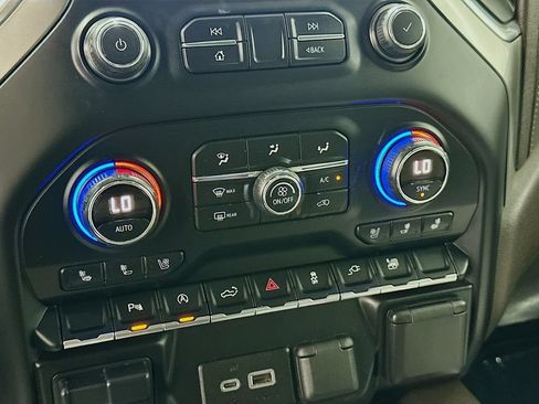 Used 2019 Chevrolet Silverado 1500 LTZ w/ LTZ Texas Edition RWD image 16