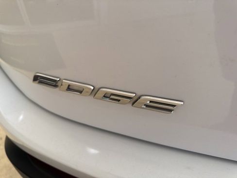 Used 2016 Ford Edge SE image 29