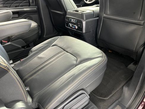 Used 2023 Ford Expedition Platinum AWD/4WD image 34