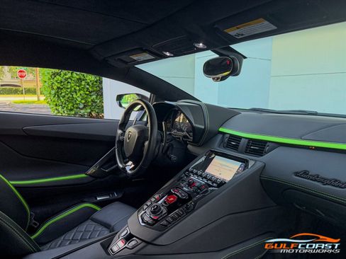 Used 2018 Lamborghini Aventador S AWD/4WD image 32