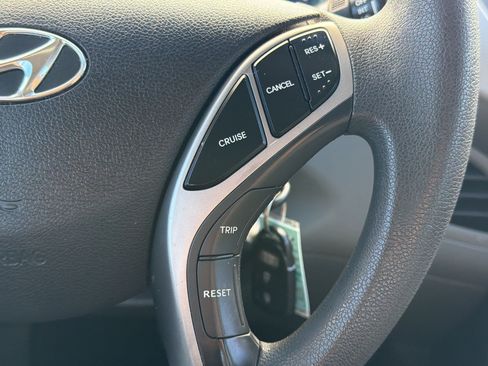 Used 2013 Hyundai Elantra GLS w/ Preferred Pkg FWD image 23