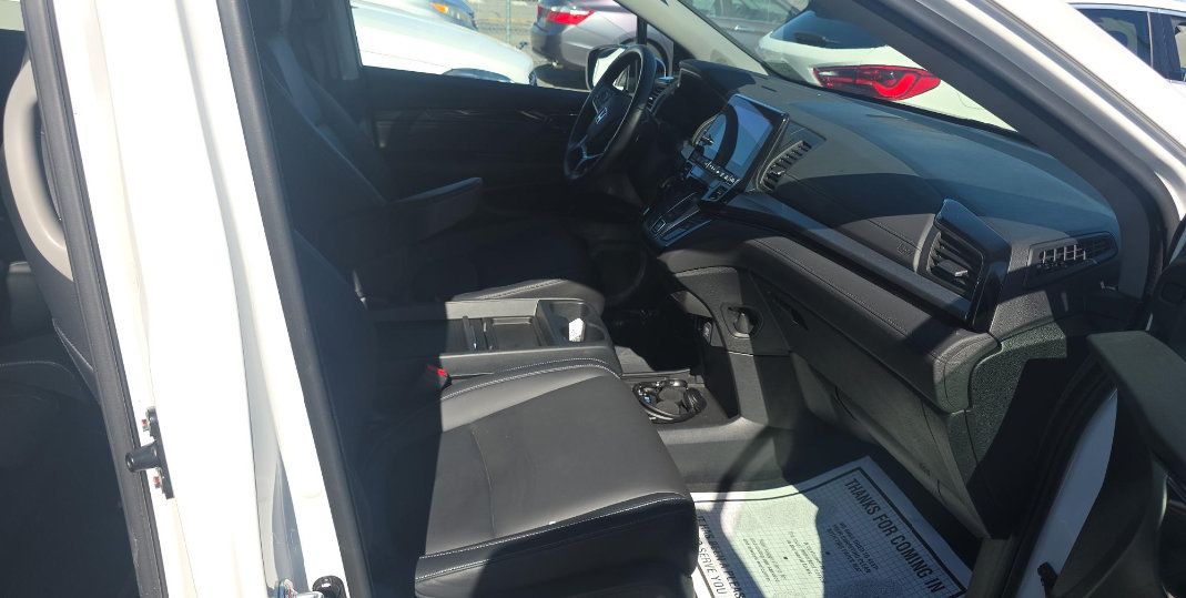 Used 2023 Honda Odyssey Touring image 12