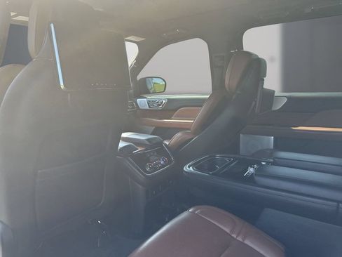 Used 2019 Lincoln Navigator Reserve AWD/4WD image 19