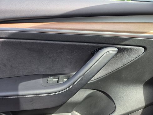 Used 2022 Tesla Model 3 Long Range AWD/4WD image 24