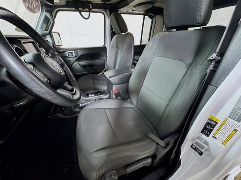 Used 2022 Jeep Gladiator Sport image 13