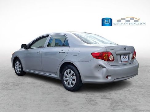 Used 2010 Toyota Corolla LE FWD image 4