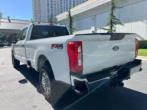 Used 2023 Ford F350 XLT w/ FX4 Off-Road Package AWD/4WD image 9