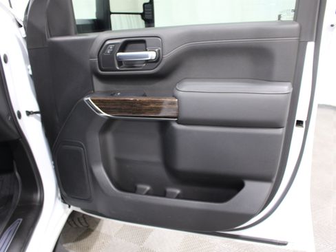Used 2022 GMC Sierra 2500 SLE w/ SLE Value Package; AWD/4WD image 25