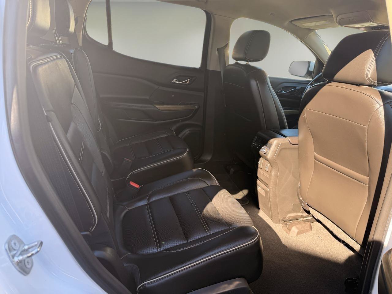 Used 2019 GMC Acadia Denali AWD/4WD image 31