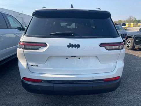 Used 2024 Jeep Grand Cherokee L Laredo image 6