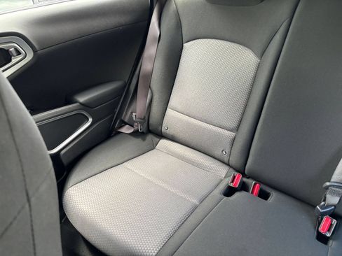 Used 2025 Kia Soul LX w/ LX Technology Package FWD image 37