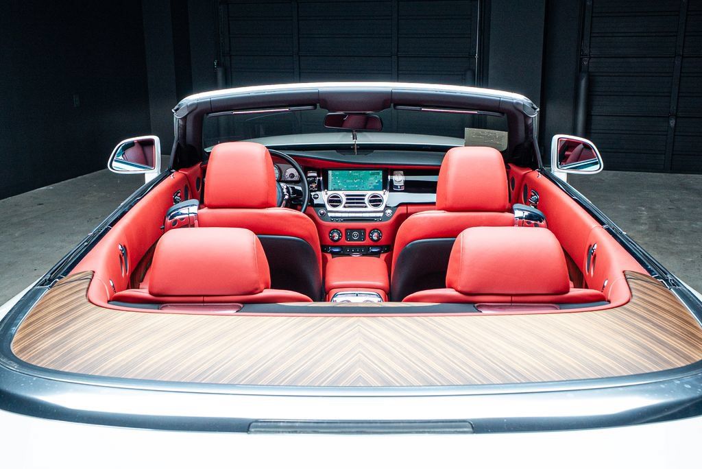 Used 2016 Rolls-Royce Dawn RWD image 49
