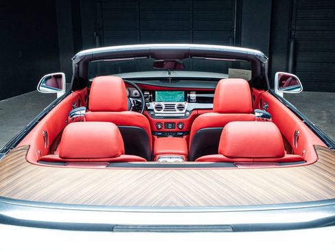 Used 2016 Rolls-Royce Dawn RWD image 49