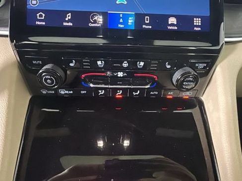 Used 2023 Jeep Grand Cherokee 4WD 4xe w/ Luxury Tech Group II image 23