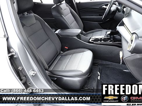 Certified 2025 Chevrolet Trax LT w/ Driver Confidence Package FWD image 10