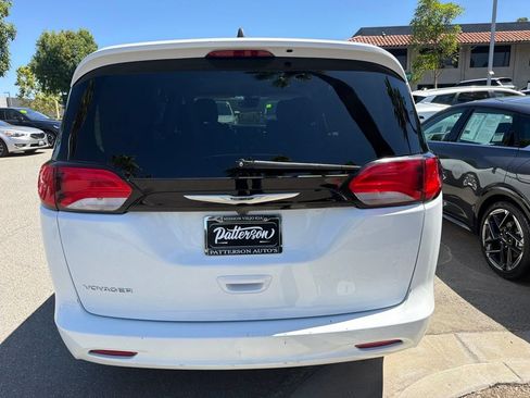 Used 2023 Chrysler Voyager LX FWD image 7