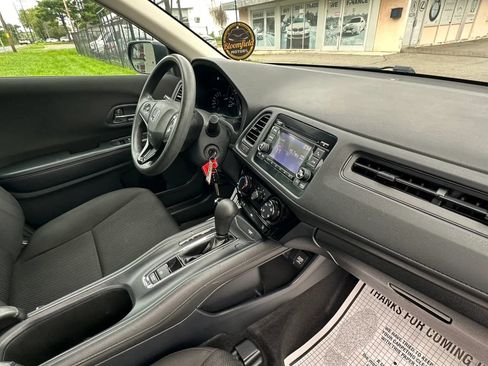Used 2016 Honda HR-V LX image 35