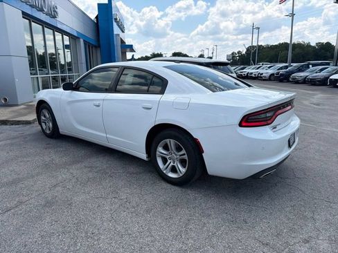 Used 2019 Dodge Charger SXT RWD image 3