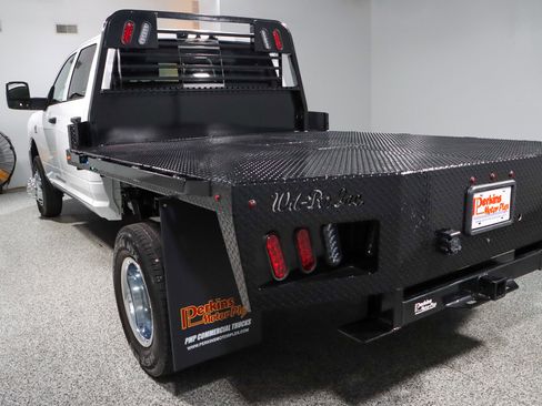 Used 2024 RAM 3500 Tradesman w/ Chrome Appearance Group image 10