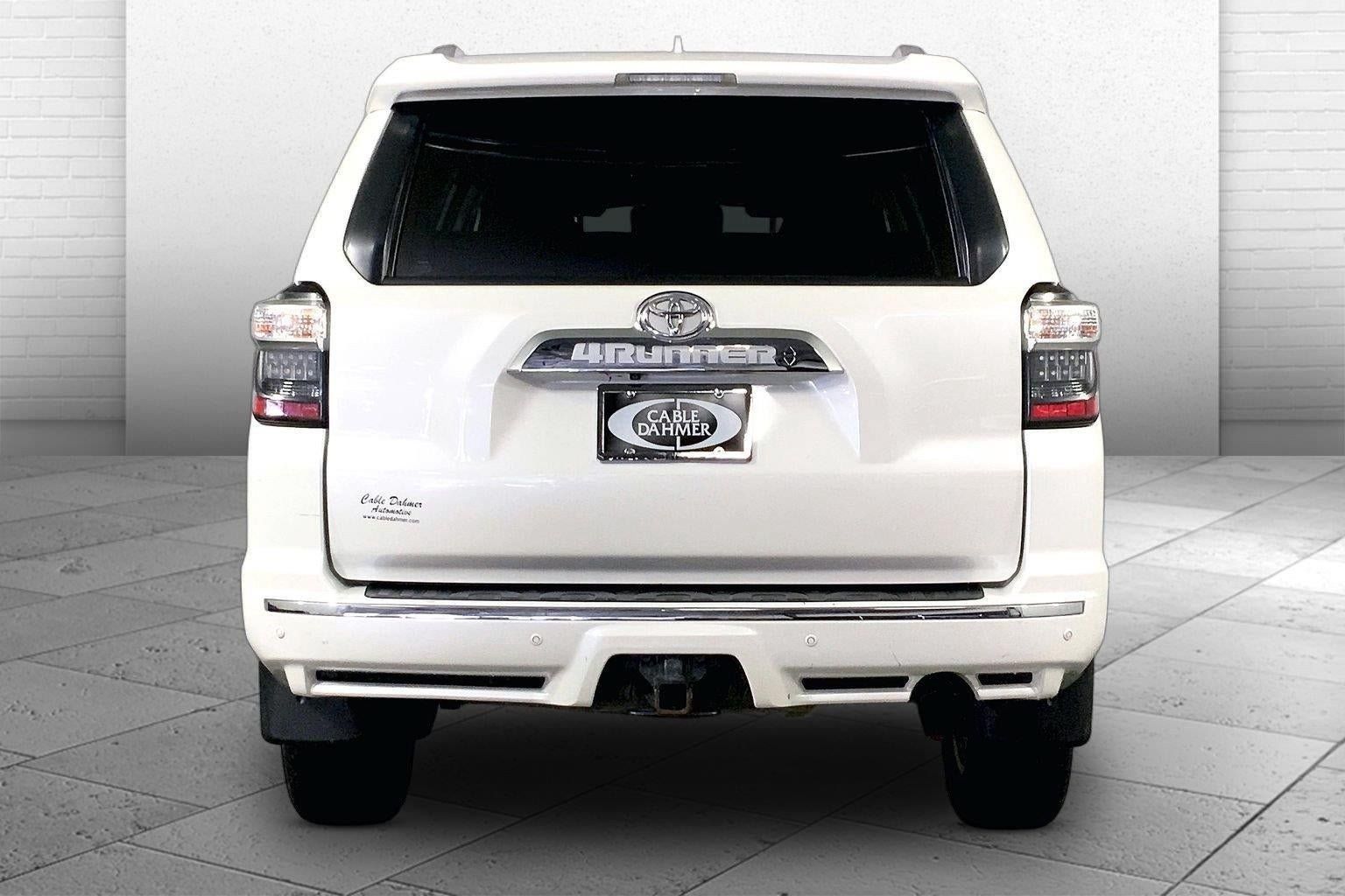 Used 2018 Toyota 4Runner Limited AWD/4WD image 3