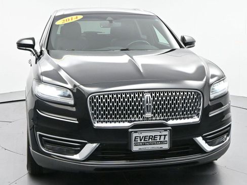 Used 2020 Lincoln Nautilus Reserve AWD/4WD image 2