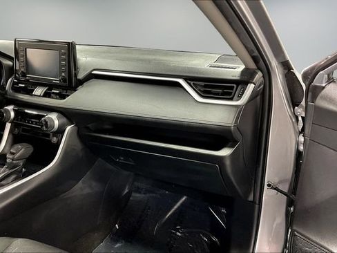Used 2022 Toyota RAV4 XLE image 24