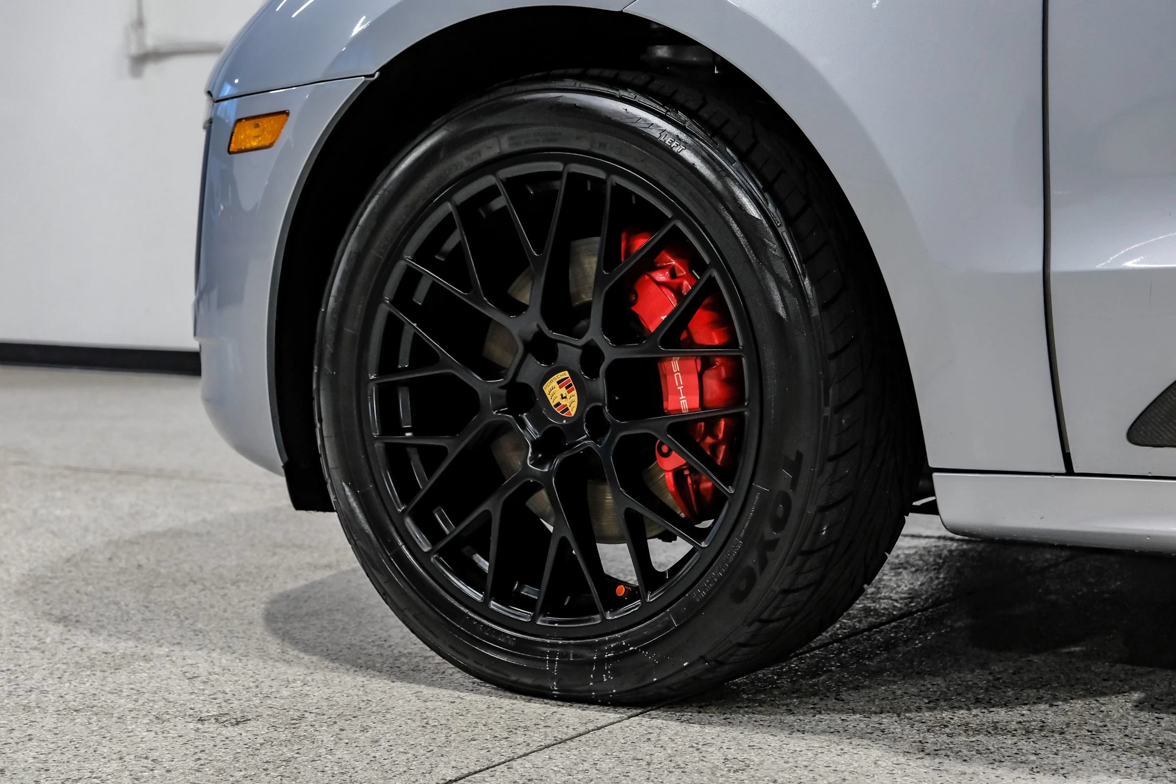 Used 2018 Porsche Macan GTS w/ Premium Package Plus AWD/4WD image 72